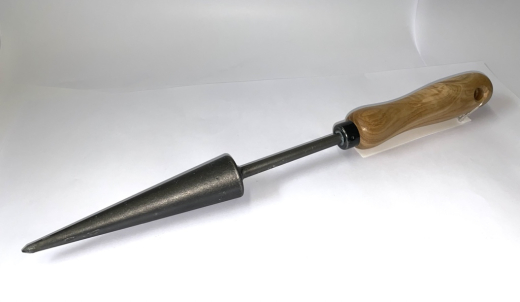 Pflanzlochstecher mit Eschengriff